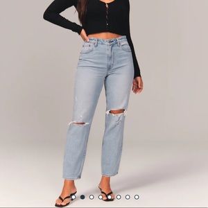 A&F Curve Love High Rise Mom Jean - Size 29 Regular